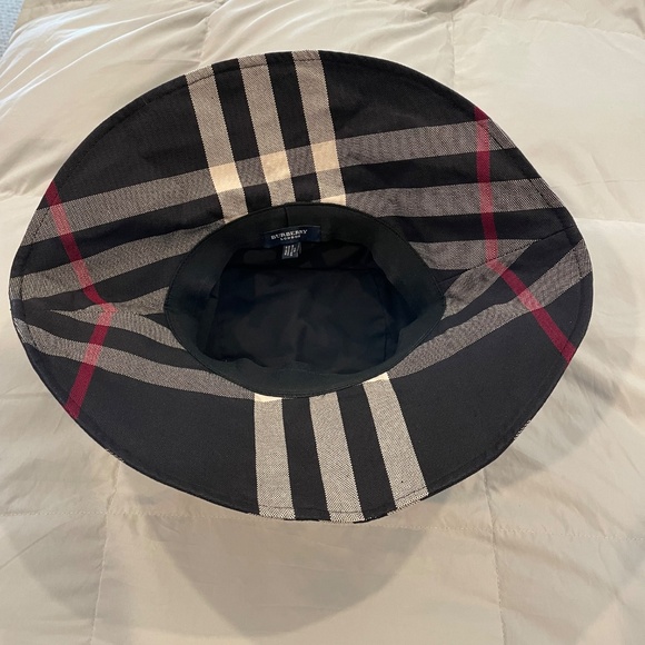 Burberry Navy Exaggerated Check Cotton Bucket Hat Size M main image 6